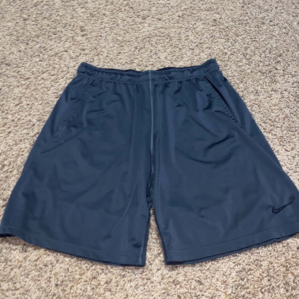 Men’s Grey Nike Shorts - Size L